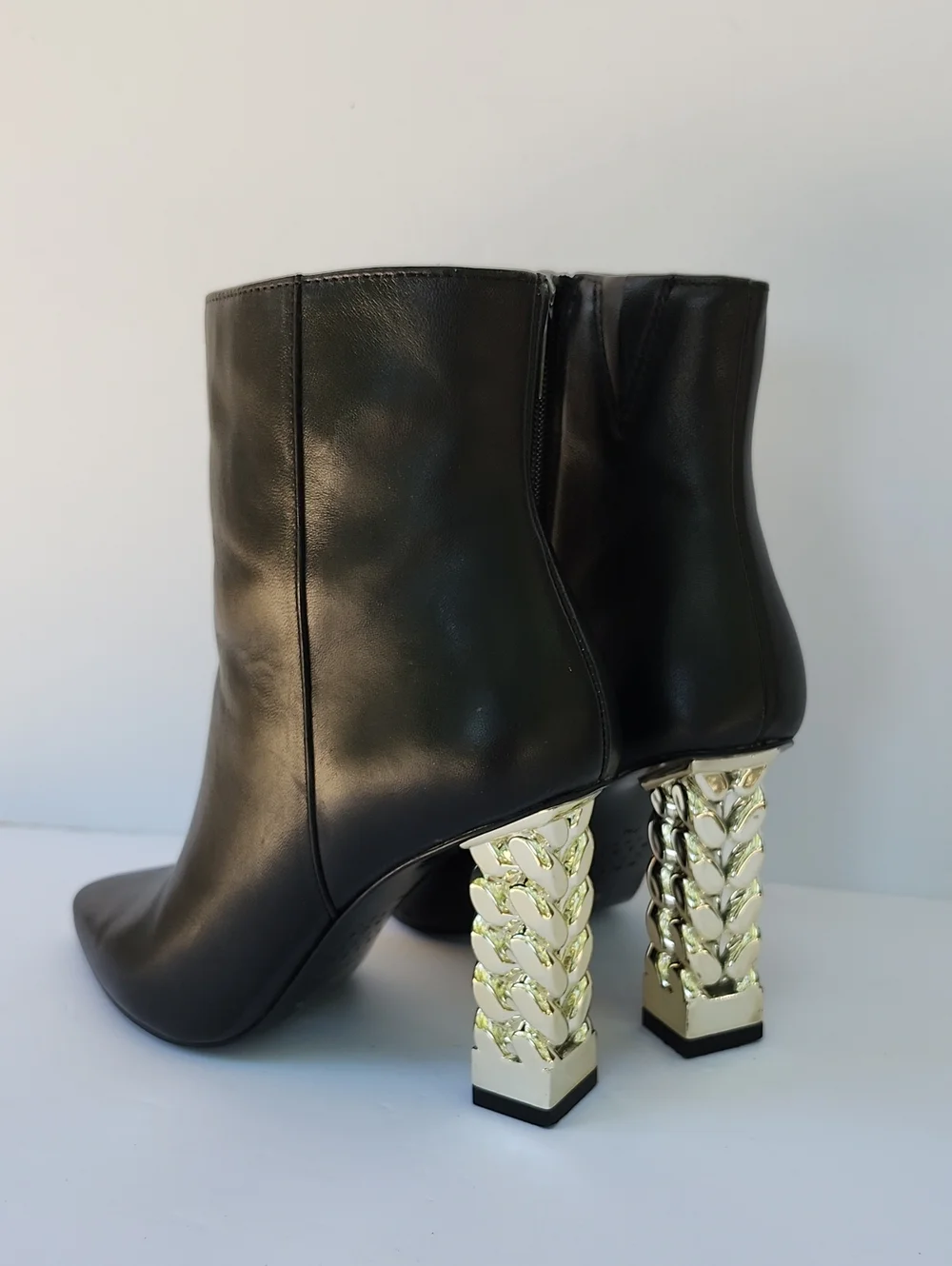 WHITE HOUSE/BLACK MARKET KELSEA LEATHER ANKLE BOOTS
